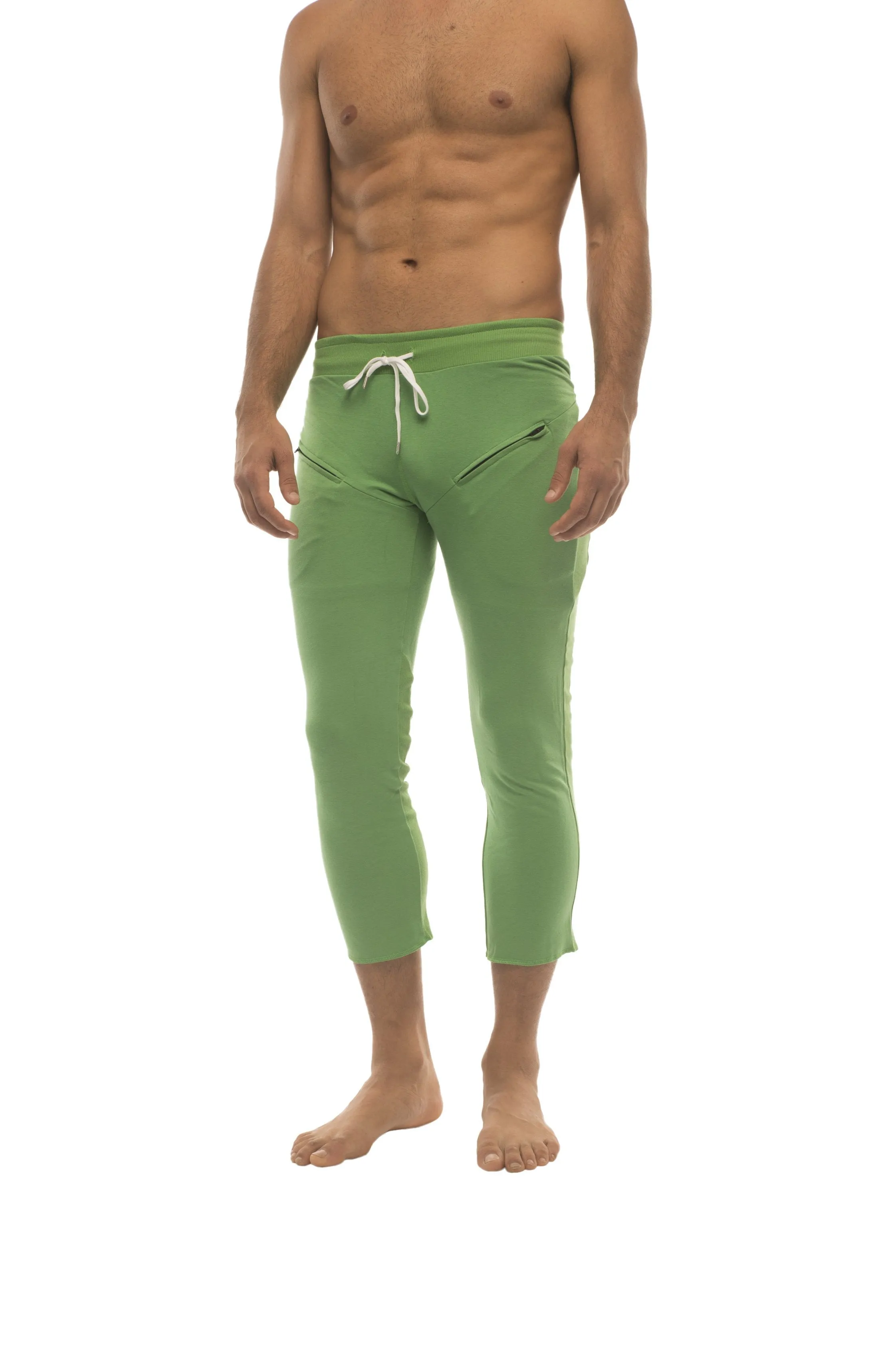 4/5 Zipper Pocket Capri Yoga Pants (Solid Bamboo Green)