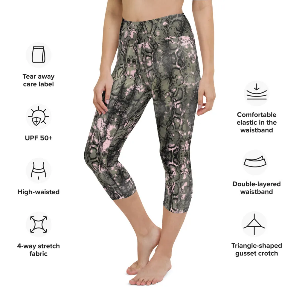 Green Snakeprint Yoga Capri Leggings, Pale Pink Ladies' Gym Capris Tights-Made in USA/EU/MX