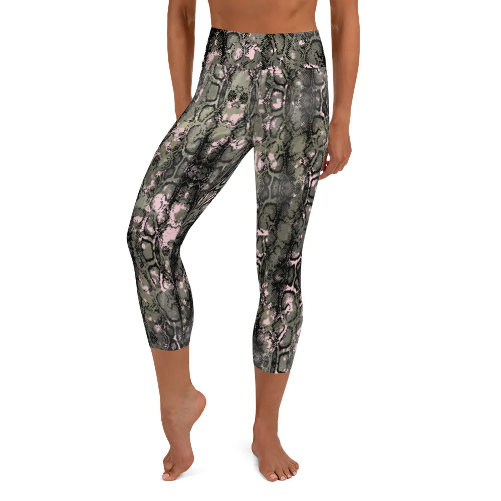 Green Snakeprint Yoga Capri Leggings, Pale Pink Ladies' Gym Capris Tights-Made in USA/EU/MX