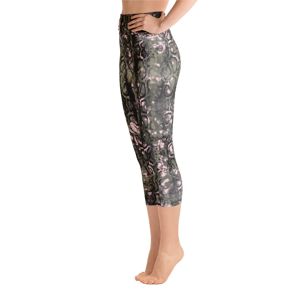 Green Snakeprint Yoga Capri Leggings, Pale Pink Ladies' Gym Capris Tights-Made in USA/EU/MX