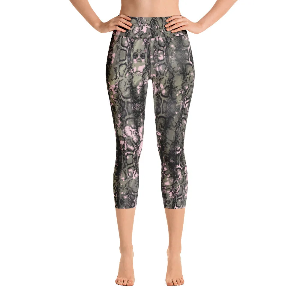 Green Snakeprint Yoga Capri Leggings, Pale Pink Ladies' Gym Capris Tights-Made in USA/EU/MX