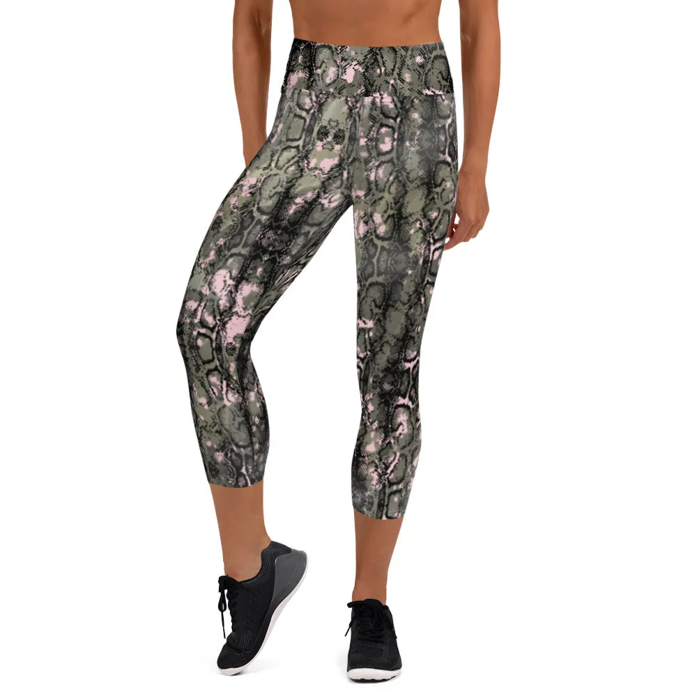 Green Snakeprint Yoga Capri Leggings, Pale Pink Ladies' Gym Capris Tights-Made in USA/EU/MX